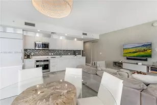 55 SW 9th St, Miami, FL 33130 - Photo 4