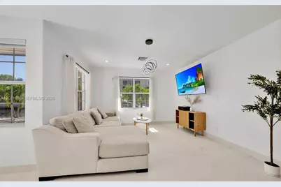 2940 NE 164th St, North Miami Beach, FL 33160 - Photo 4