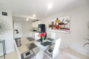 372 NE 162nd St, Miami, FL 33162 - Photo 22