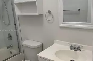 372 NE 162nd St, Miami, FL 33162 - Photo 10