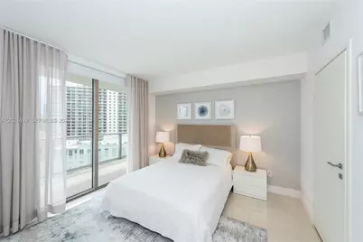 1300 Brickell Bay Dr #2900, Miami, FL 33131 - Photo 12