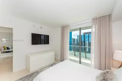 1300 Brickell Bay Dr #2900, Miami, FL 33131 - Photo 14