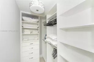 1300 Brickell Bay Dr, Miami, FL 33131 - Photo 16
