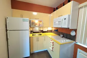 322 Harding St, Hollywood, FL 33019 - Photo 8