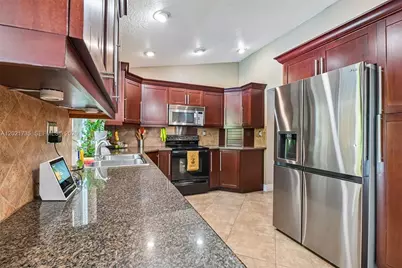 483 NW 107th Ave, Coral Springs, FL 33071 - Photo 6