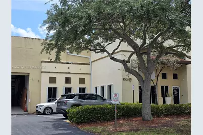 10420 NW 37th Ter, Doral, FL 33178 - Photo 4