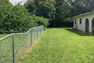1545 NE 128th St, North Miami, FL 33161 - Photo 16