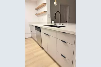 275 NE 18th St #910, Miami, FL 33132 - Photo 14