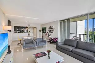 20335 W Country Club Dr, Aventura, FL 33180 - Photo 2