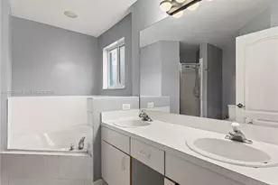 5033 NW 114th Ct, Doral, FL 33178 - Photo 16