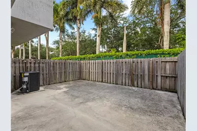5033 NW 114th Ct, Doral, FL 33178 - Photo 8