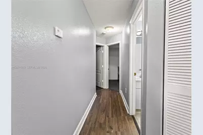 5033 NW 114th Ct, Doral, FL 33178 - Photo 16