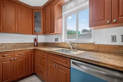 1020 94th St #301, Bay Harbor Islands, FL 33154 - Photo 8