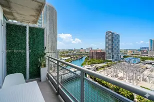 690 SW 1st Ct, Miami, FL 33130 - Photo 10