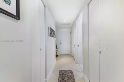 1010 SW 2nd Ave #1608, Miami, FL 33130 - Photo 6