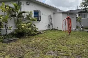 336 E 41st St, Hialeah, FL 33013 - Photo 12