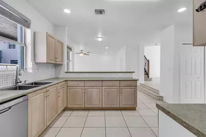 5175 NW 108th Pl, Doral, FL 33178 - Photo 8