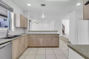 5175 NW 108th Pl, Doral, FL 33178 - Photo 8