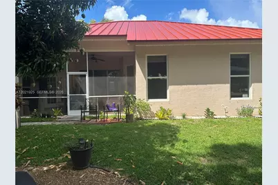 115 Kapok Crescent, Royal Palm Beach, FL 33411 - Photo 2