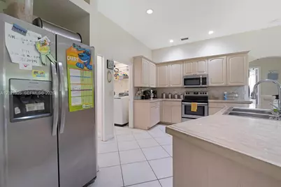 115 Kapok Crescent, Royal Palm Beach, FL 33411 - Photo 18
