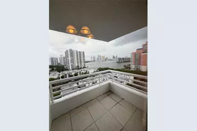 3300 NE 192nd St #1713, Aventura, FL 33180 - Photo 12