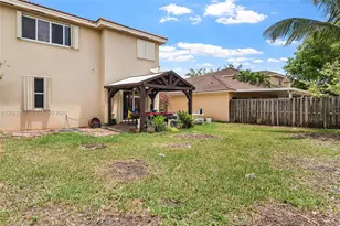 8956 SW 215th Terrace, Cutler Bay, FL 33189 - Photo 16