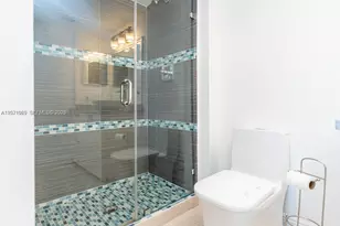 3701 N Country Club Dr, Aventura, FL 33180 - Photo 28