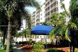 1251 NE 108th St, Miami, FL 33161 - Photo 2