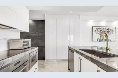 5875 Collins Ave #1807, Miami Beach, FL 33140 - Photo 26