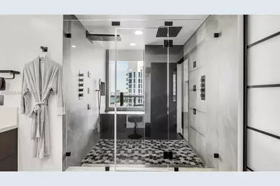 5875 Collins Ave #1807, Miami Beach, FL 33140 - Photo 14