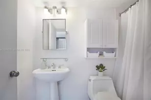540 Brickell Key Dr, Miami, FL 33131 - Photo 18