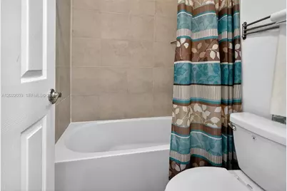 10400 W 35 Way, Hialeah, FL 33018 - Photo 24