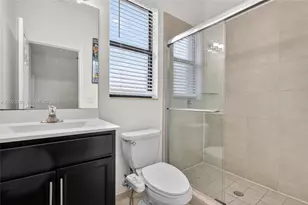 10400 W 35th Way, Hialeah, FL 33018 - Photo 28
