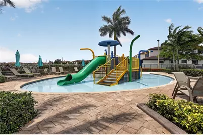 10400 W 35 Way, Hialeah, FL 33018 - Photo 54