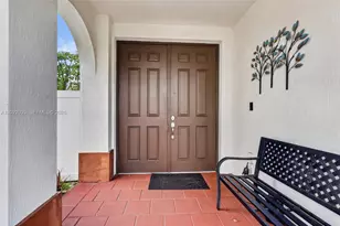 10400 W 35th Way, Hialeah, FL 33018 - Photo 6