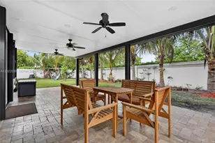 10400 W 35th Way, Hialeah, FL 33018 - Photo 34