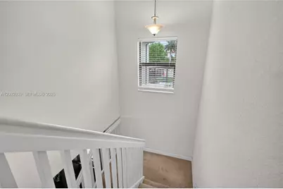10400 W 35 Way, Hialeah, FL 33018 - Photo 18