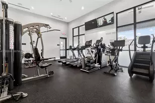 10400 W 35th Way, Hialeah, FL 33018 - Photo 46