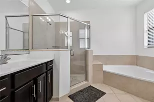 10400 W 35th Way, Hialeah, FL 33018 - Photo 22