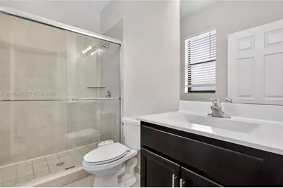 10400 W 35 Way, Hialeah, FL 33018 - Photo 30