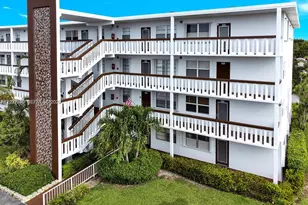 4052 E Harwood E, Deerfield Beach, FL 33442 - Photo 2