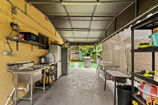 1752 NW 108th St, Miami, FL 33167 - Photo 28