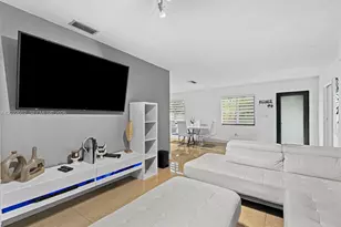 1752 NW 108th St, Miami, FL 33167 - Photo 8