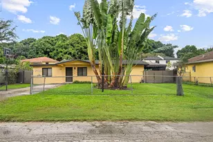 1752 NW 108th St, Miami, FL 33167 - Photo 2