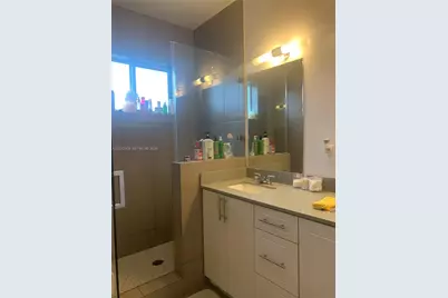 810 E 32nd St #810, Hialeah, FL 33013 - Photo 12