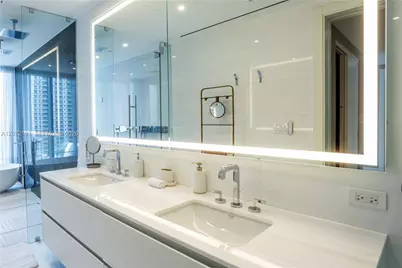 300 Biscayne Boulevard Way #2203C, Miami, FL 33131 - Photo 10