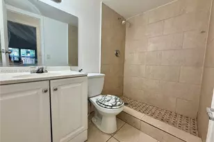 18101 NW 68th Ave, Hialeah, FL 33015 - Photo 16