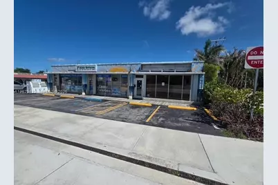 9128 SE Bridge Rd, Hobe Sound, FL 33455 - Photo 1