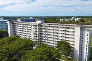 605 Oaks Dr, Pompano Beach, FL 33069 - Photo 4