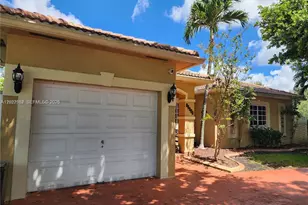 16441 NW 89th Ct, Miami Lakes, FL 33018 - Photo 2